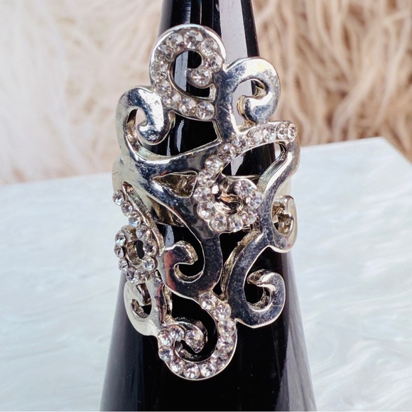 Pretty Silvertone bling adjustable, ring size 5 - Picture 4 of 4